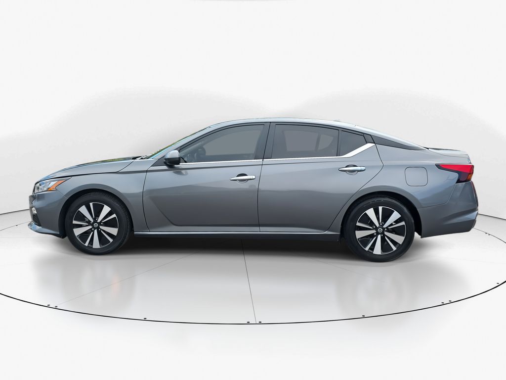 2022 Gun Metallic Nissan Altima 2.5 SV FWD Sedan
