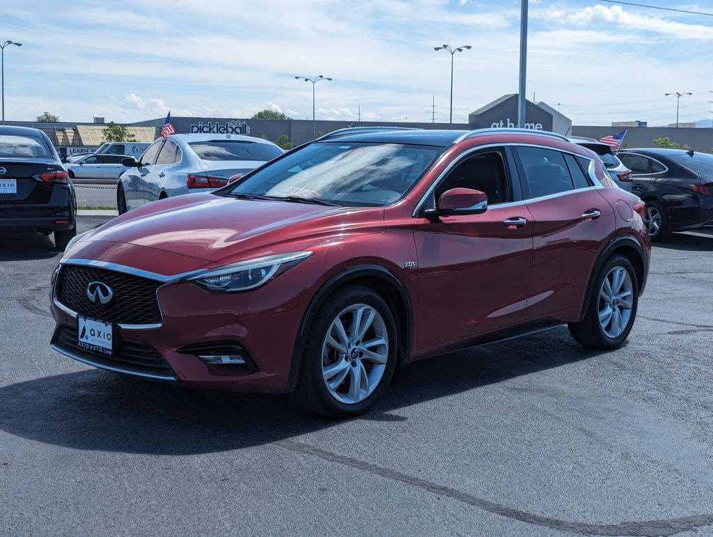 2017 INFINITI QX30 Premium 9