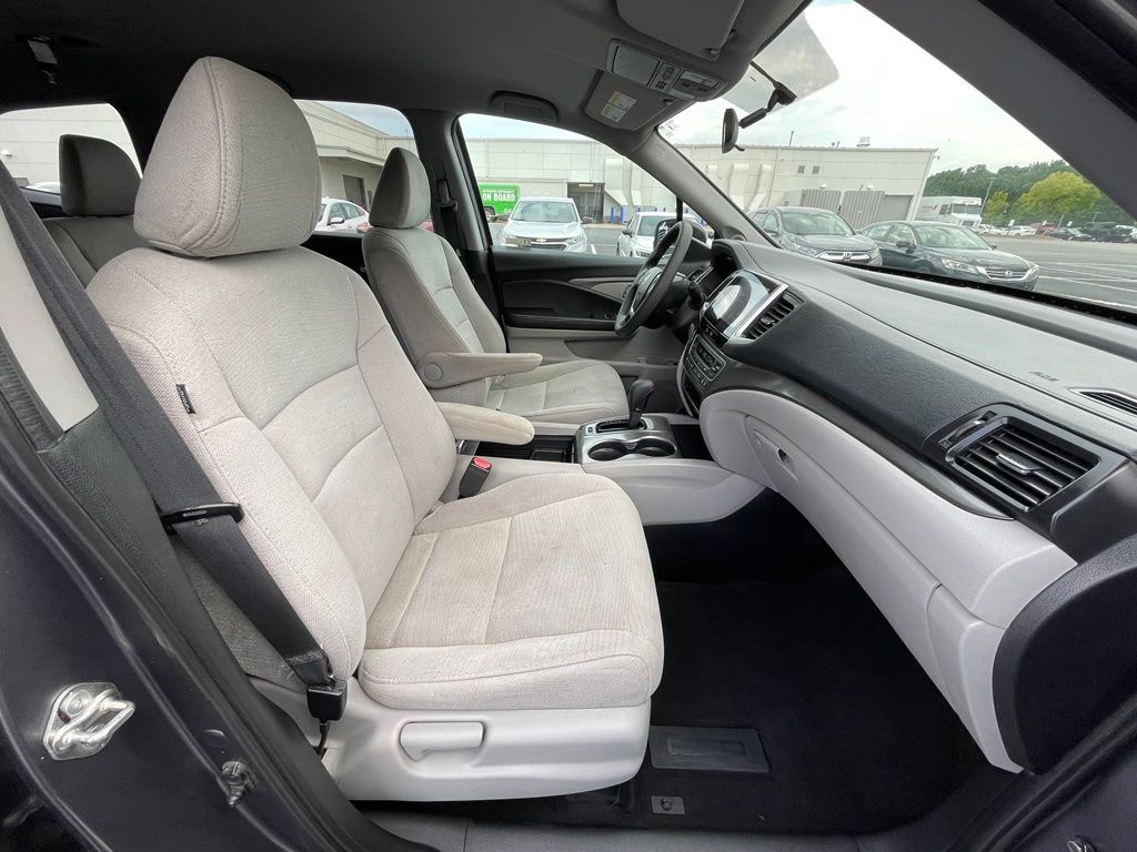 Thumbnail: 2018 Honda Pilot - 32