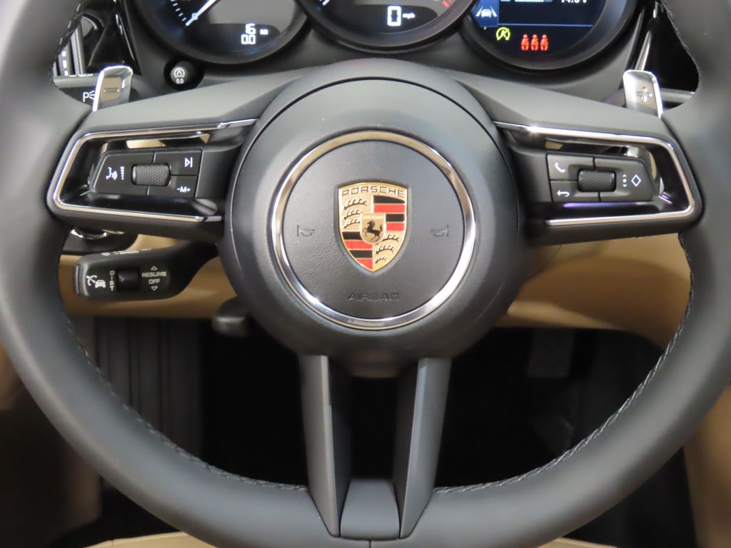 Thumbnail: 2026 Porsche Macan - 18