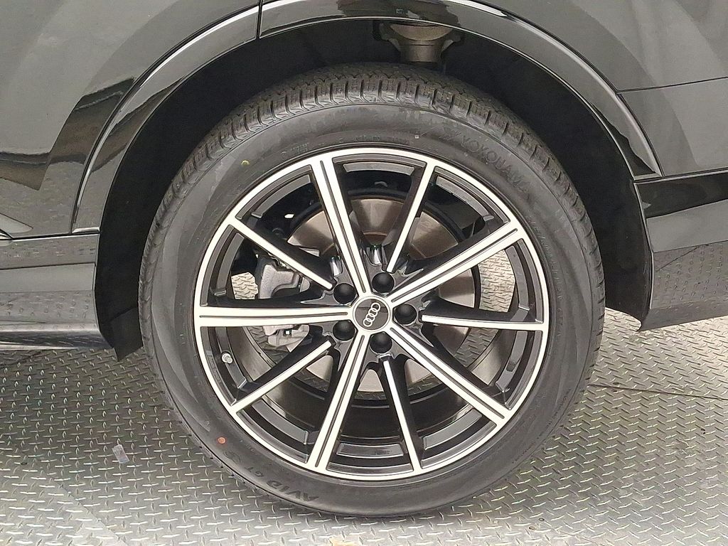 Thumbnail: 2023 Audi Q7 - 7