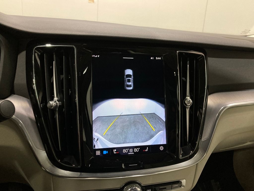 2024 Volvo S60 B5 Core Dark Theme