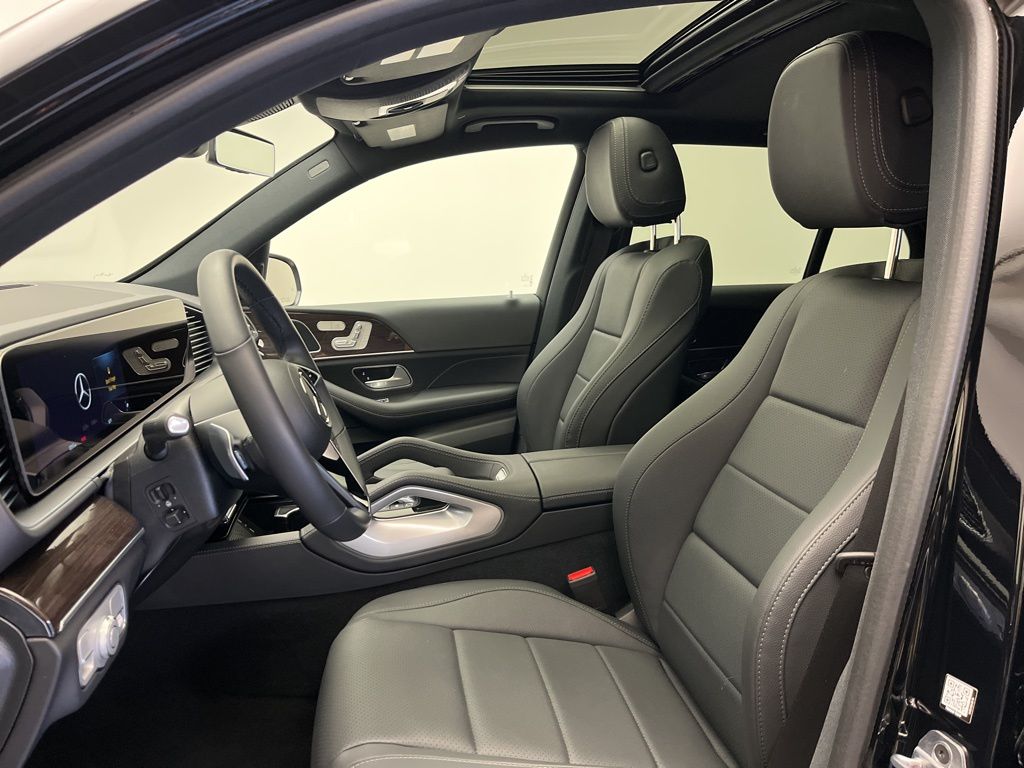 Thumbnail: 2025 Mercedes-Benz GLE - 13