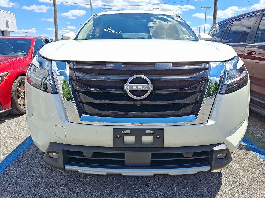 2024 Nissan Pathfinder — photo 2