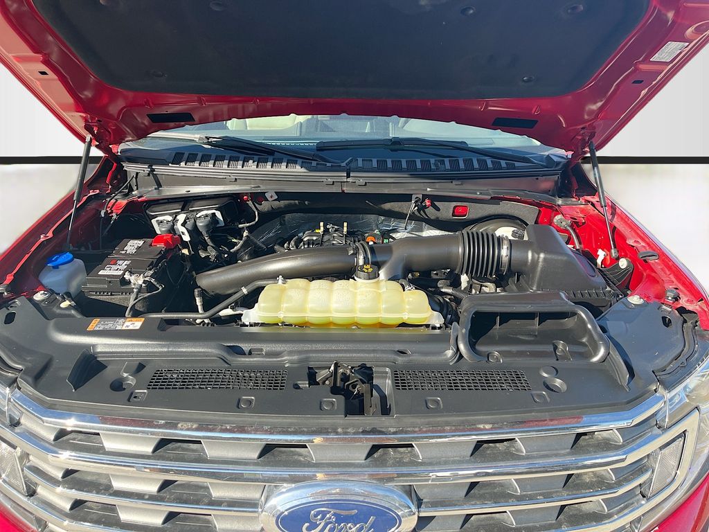 2021 Ford Expedition XLT Red at Autostrade