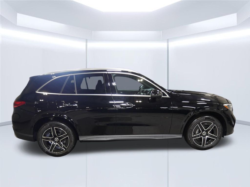 Thumbnail: 2026 Mercedes-Benz GLC - 6