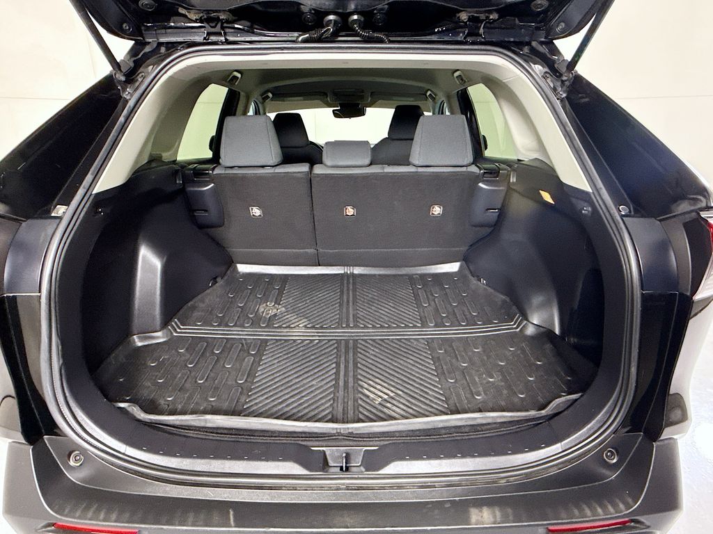 Thumbnail: 2021 Toyota RAV4 - 28
