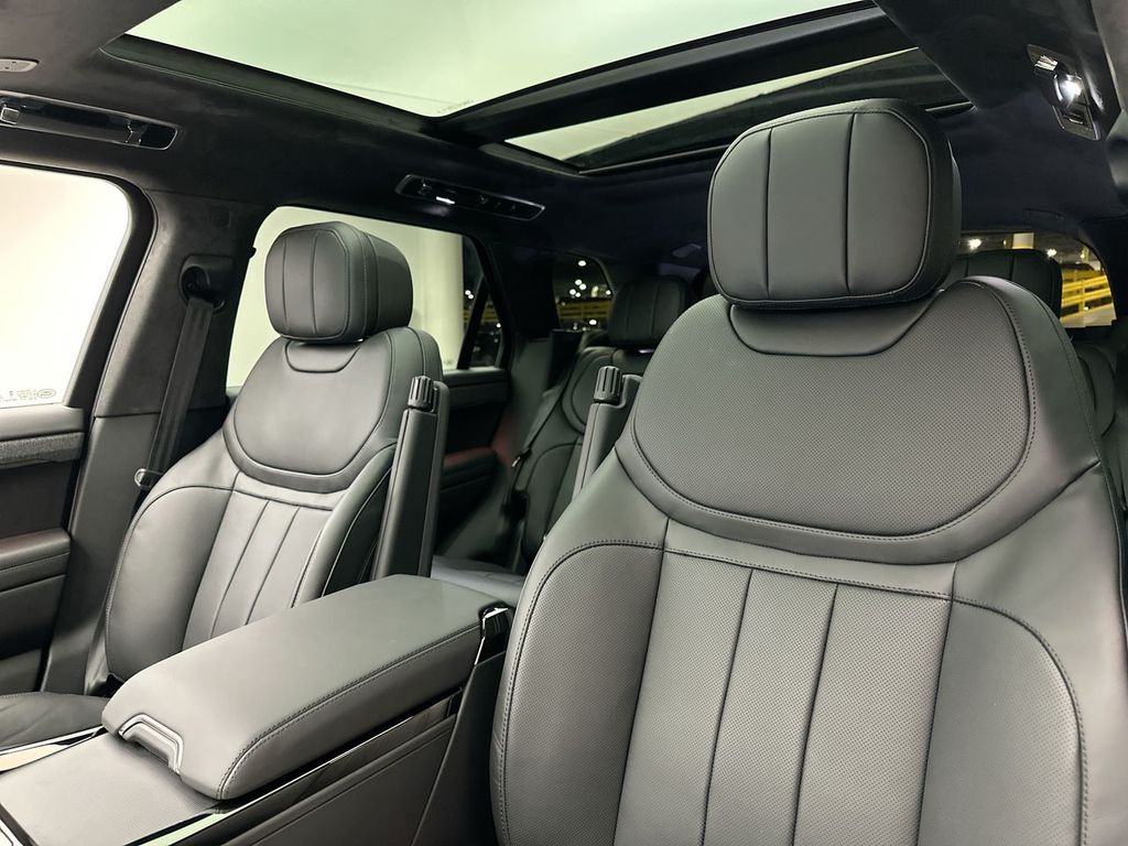 Thumbnail: 2024 Land Rover Range Rover Sport - 15