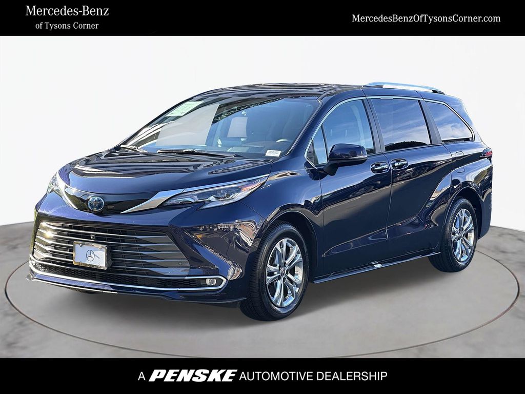 2022 Toyota Sienna Platinum -
                Vienna, VA