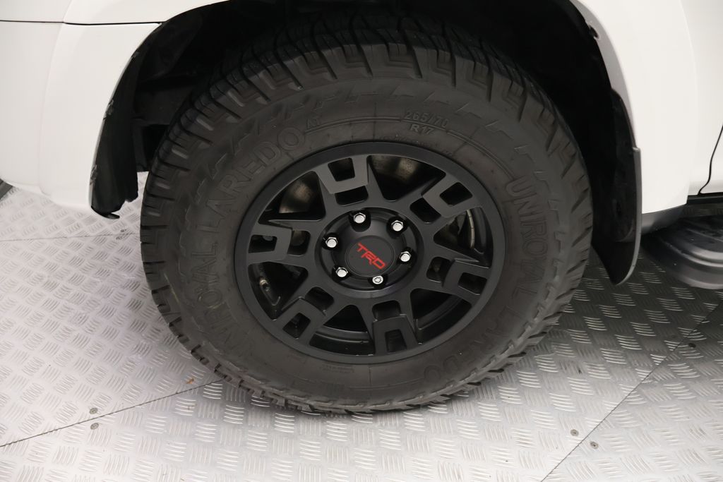 Thumbnail: 2019 Toyota 4Runner - 4