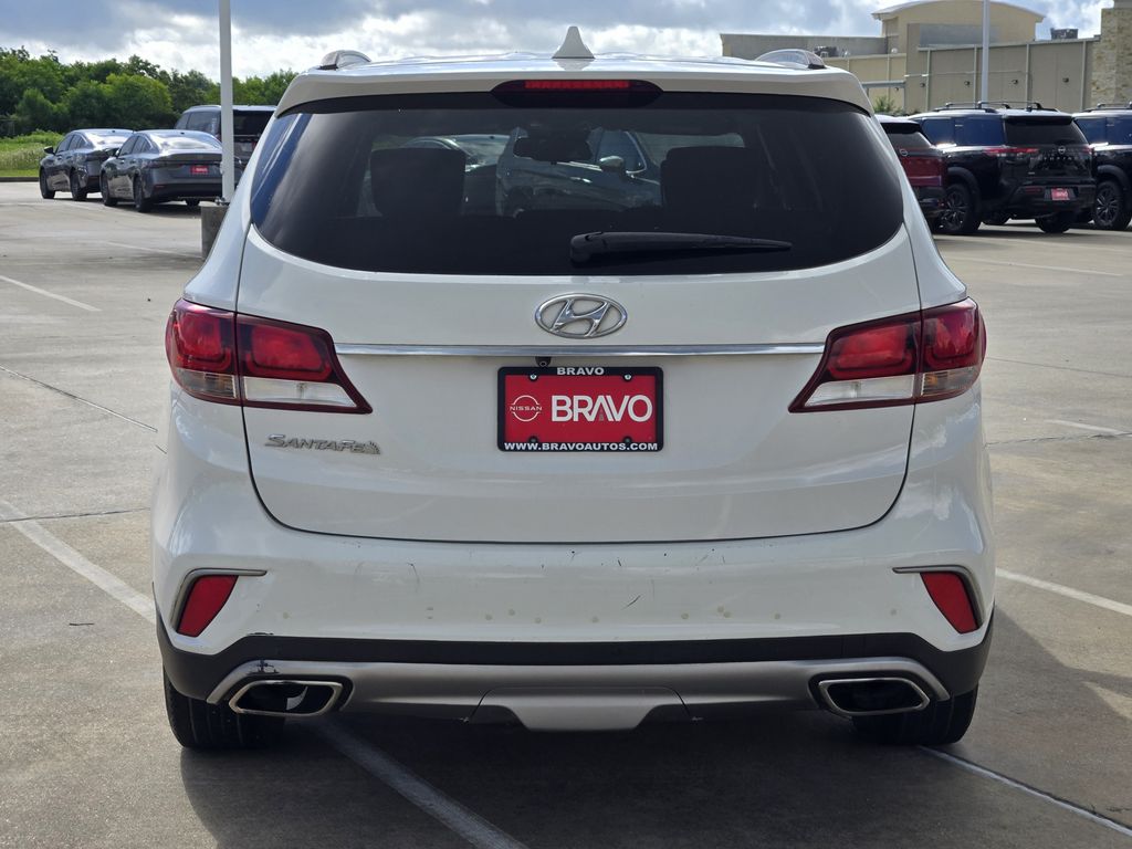 2017 Hyundai Santa Fe SE - 4
