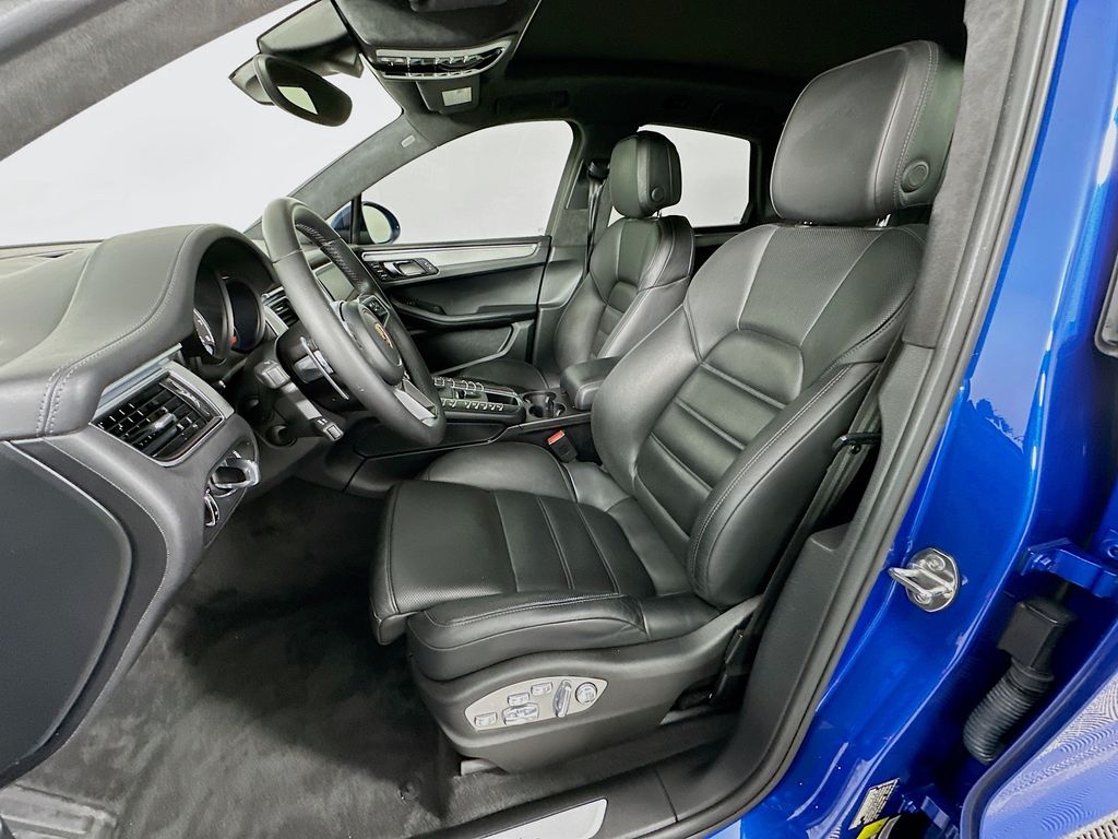 Thumbnail: 2017 Porsche Macan - 21