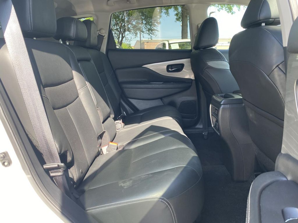 2018 Nissan Murano SL 17