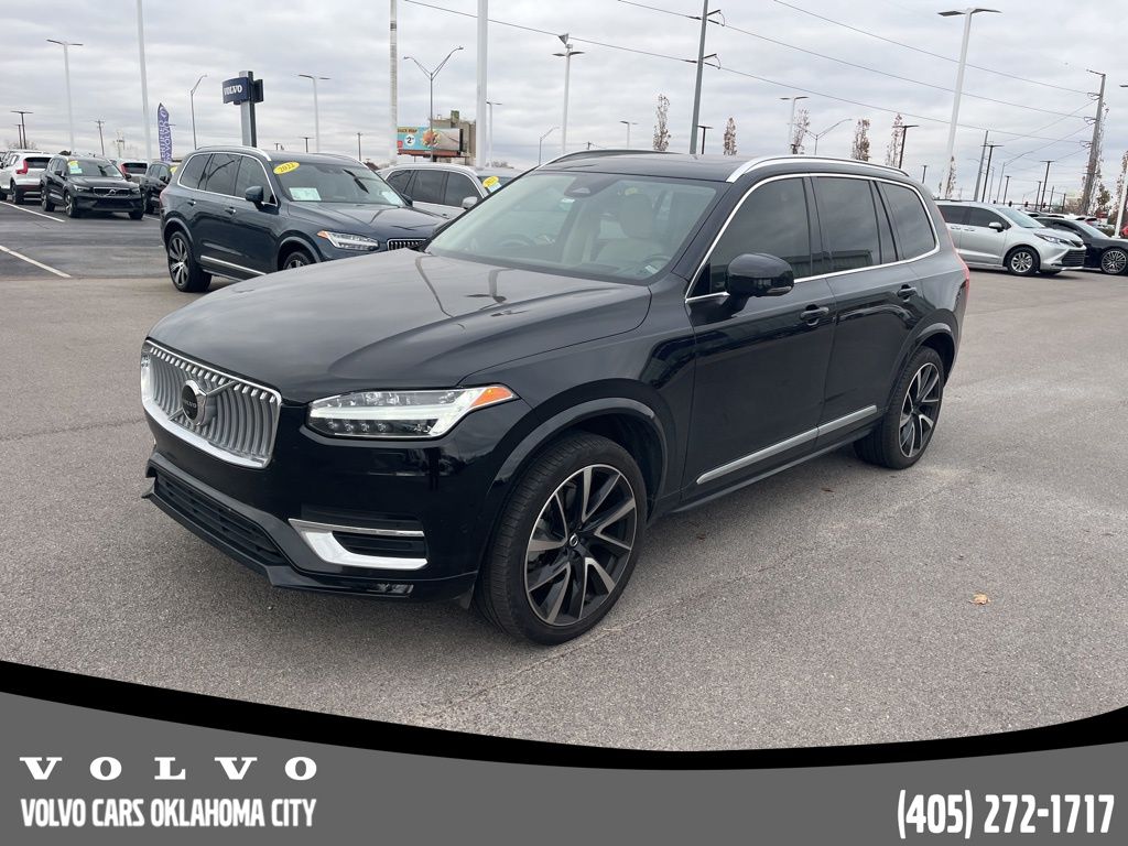 2023 Volvo XC90 Plus's photo