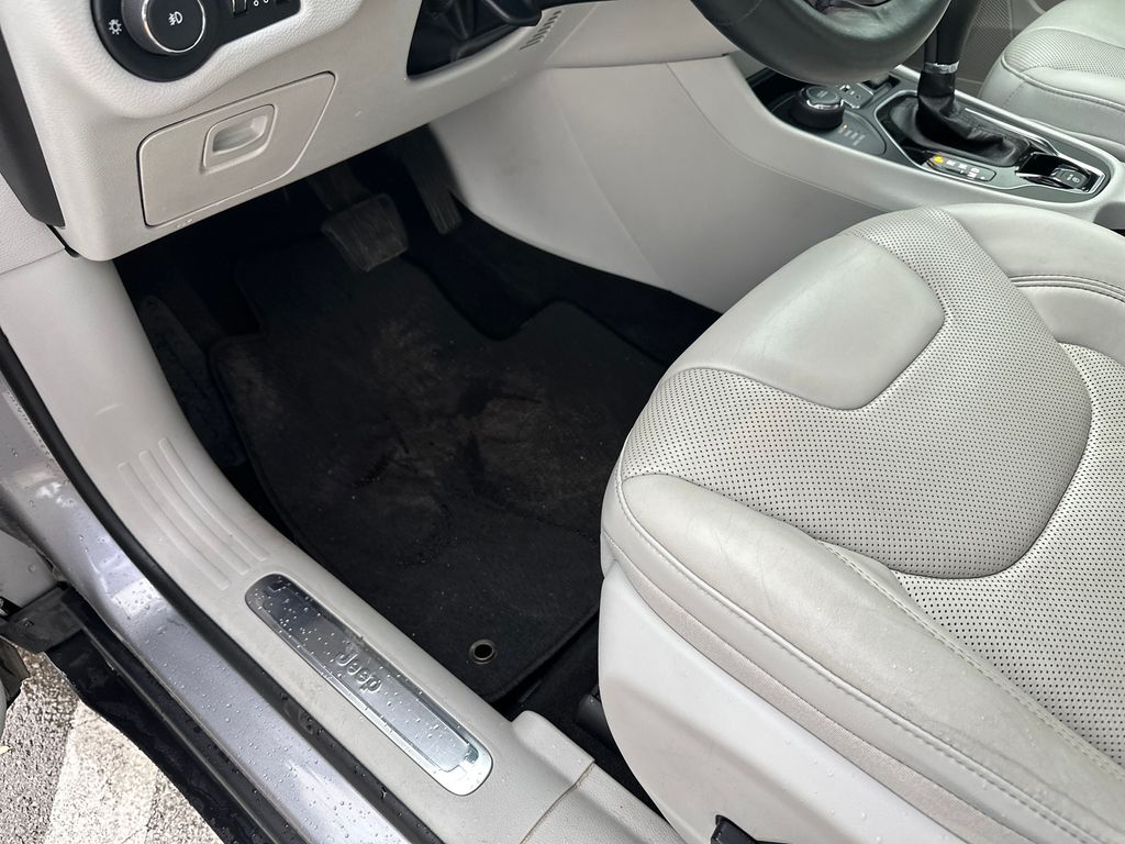 Used Car 2019 Jeep Cherokee  Limited For Sale Under $20,000 In Austin, Texas