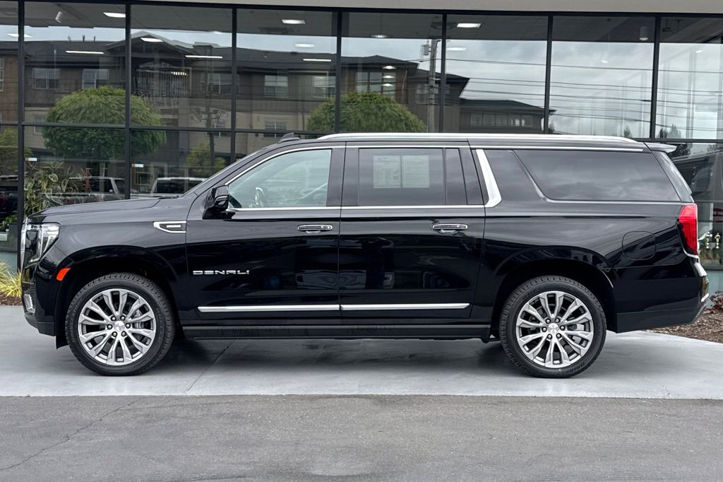 used 2022 GMC Yukon XL car, priced at $59,968