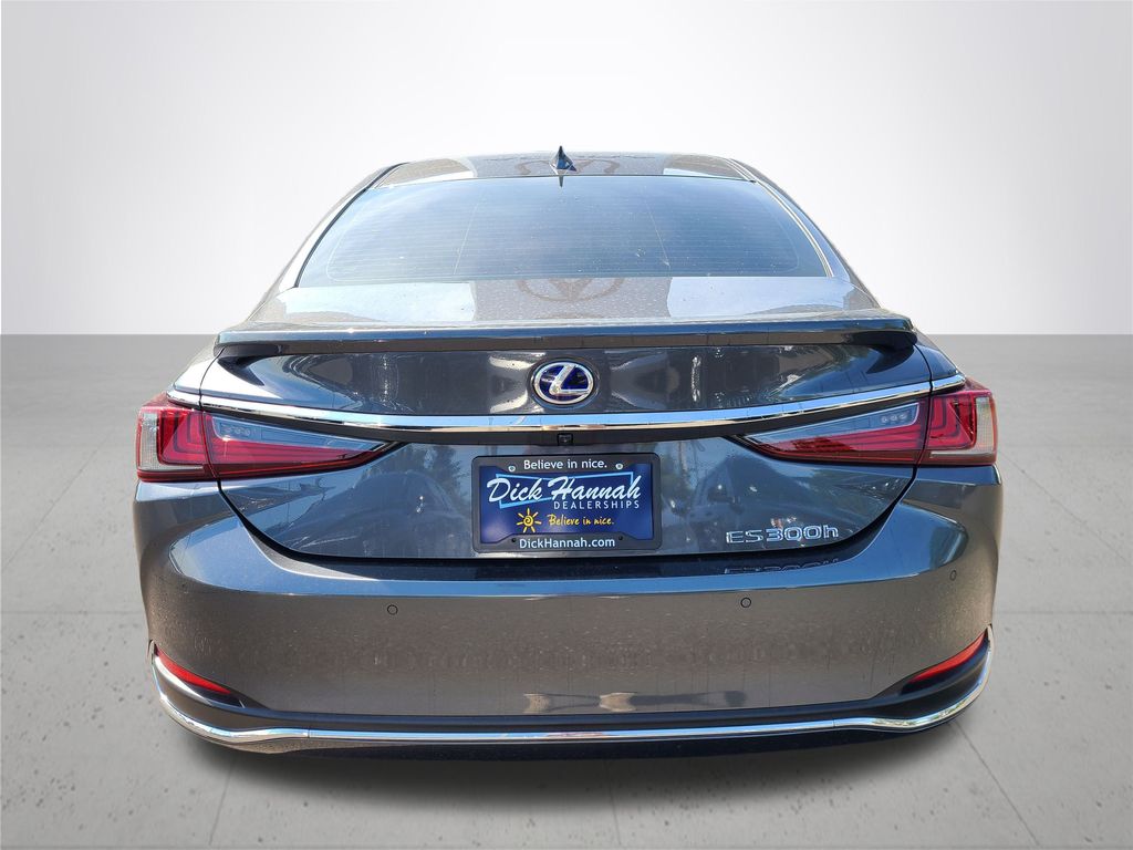2022 Lexus ES 300h