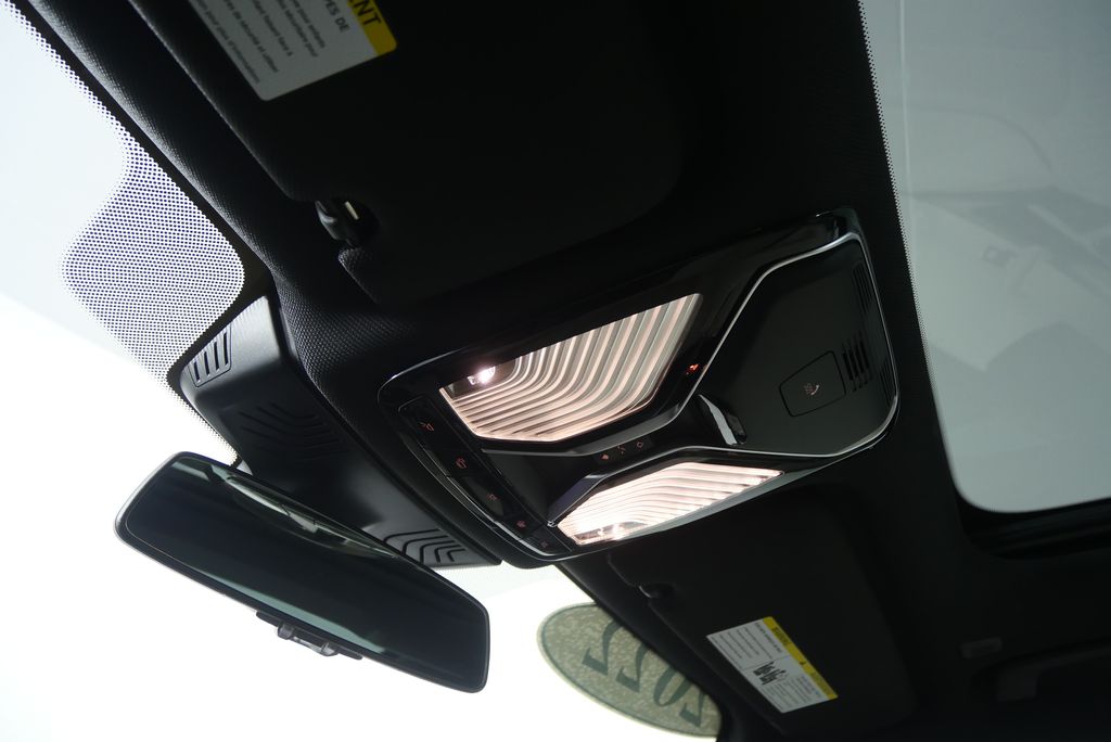 Thumbnail: 2022 BMW 7 Series - 23