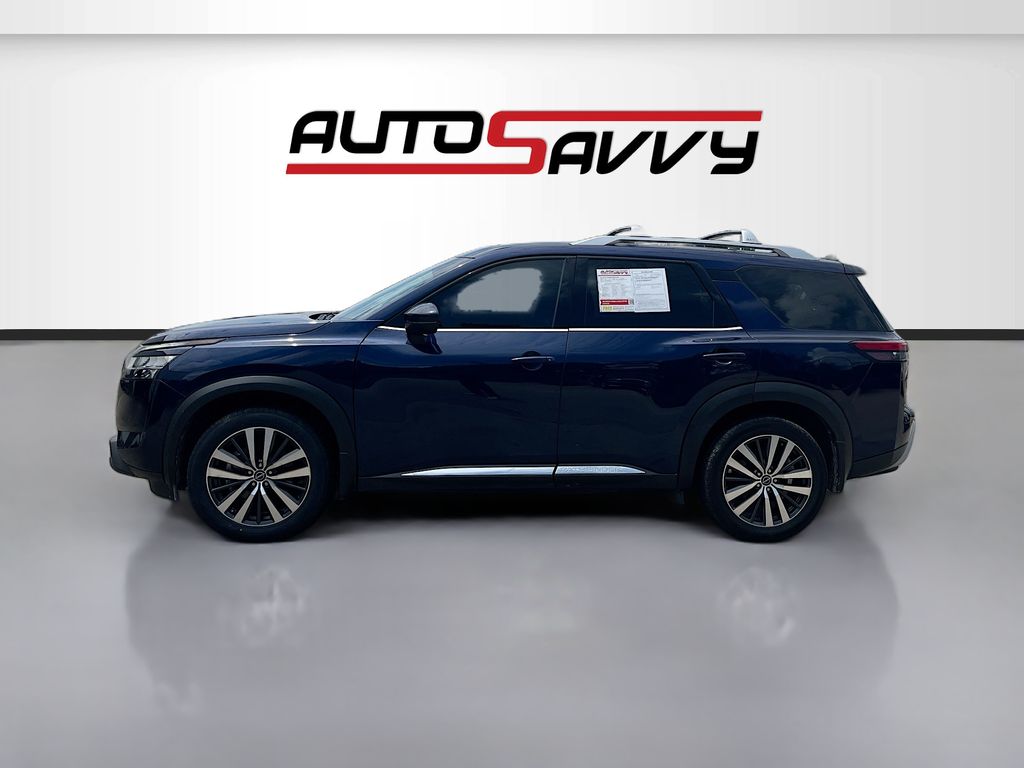 Used 2022 Blue Nissan Platinum image 4