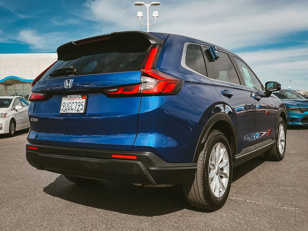 View vehicle photo 4