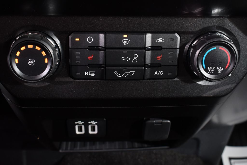 Used 2019 Blue Ford XLT image 29