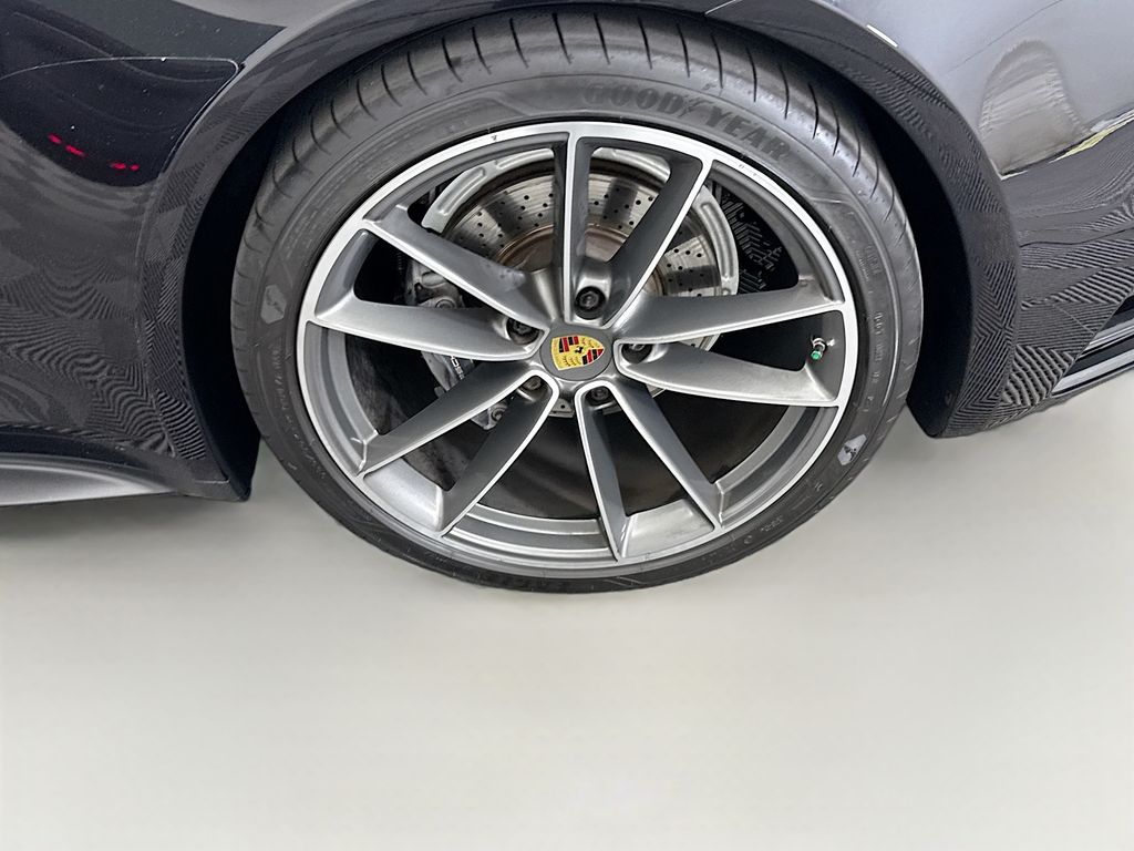 Thumbnail: 2021 Porsche 911 - 28