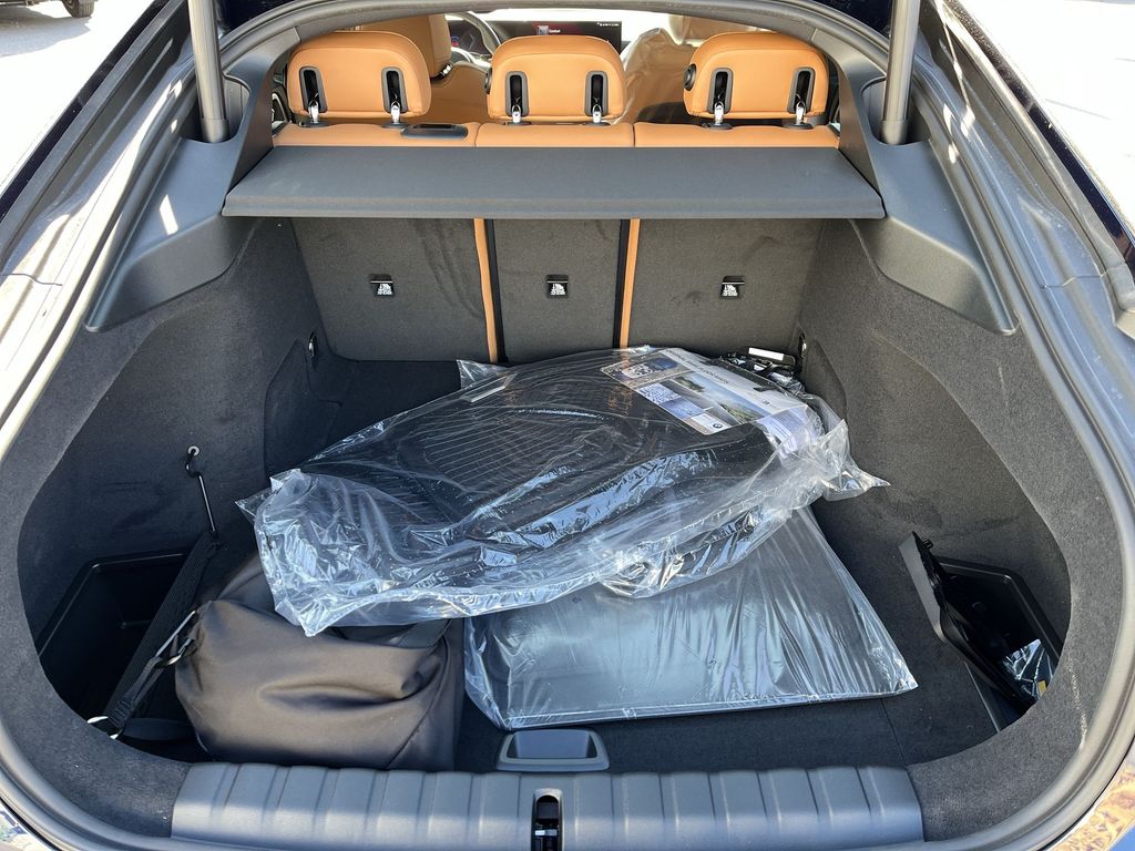 Thumbnail: 2026 BMW i4 - 24