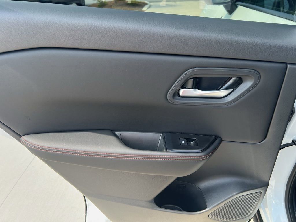 2025 Everest White Pearl Nissan Rogue Rock Creek AWD SUV