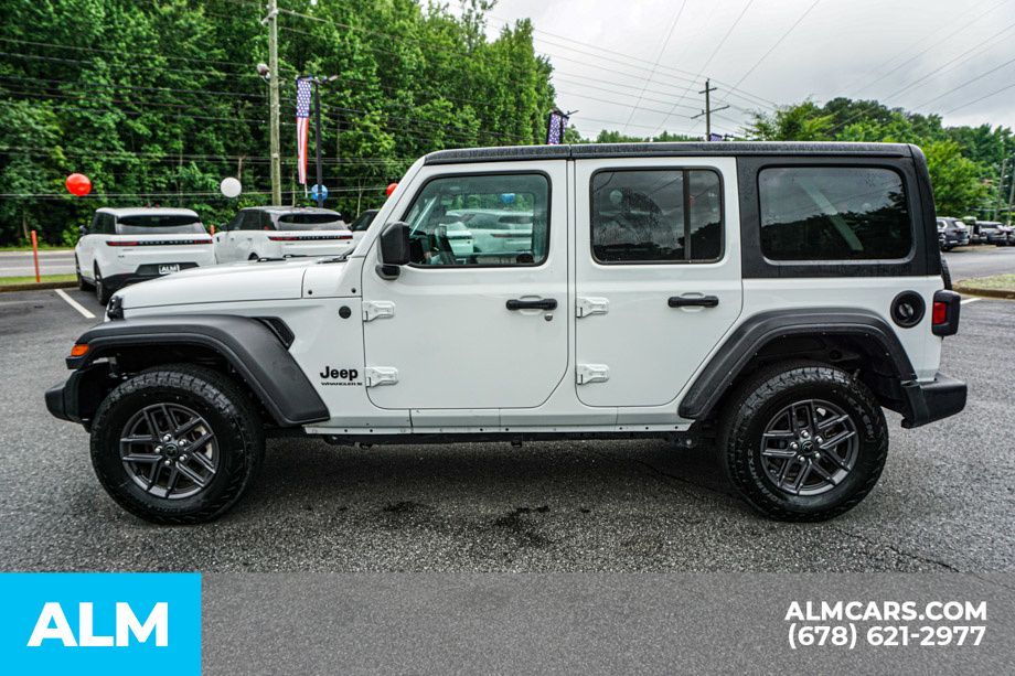 Used 2025 White Jeep Sport S image 7
