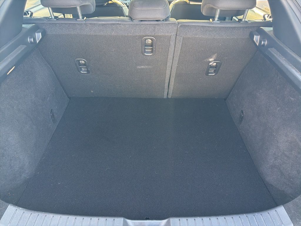 Certified Used 2025 White Mazda 2.5 S image 7