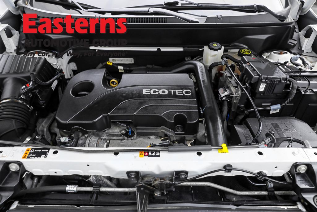 Used 2021 White Chevrolet LT image 7