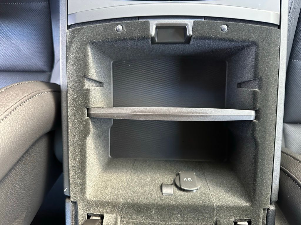 Thumbnail: 2026 Porsche Panamera - 26