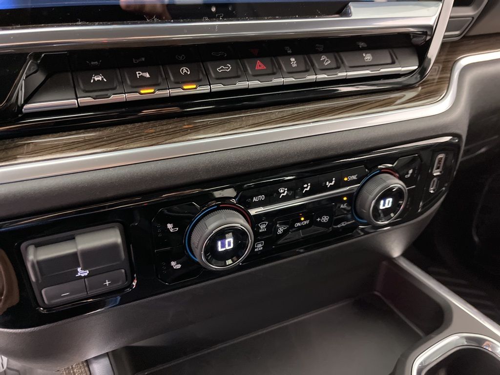 Thumbnail: 2025 Chevrolet Silverado 1500 - 31