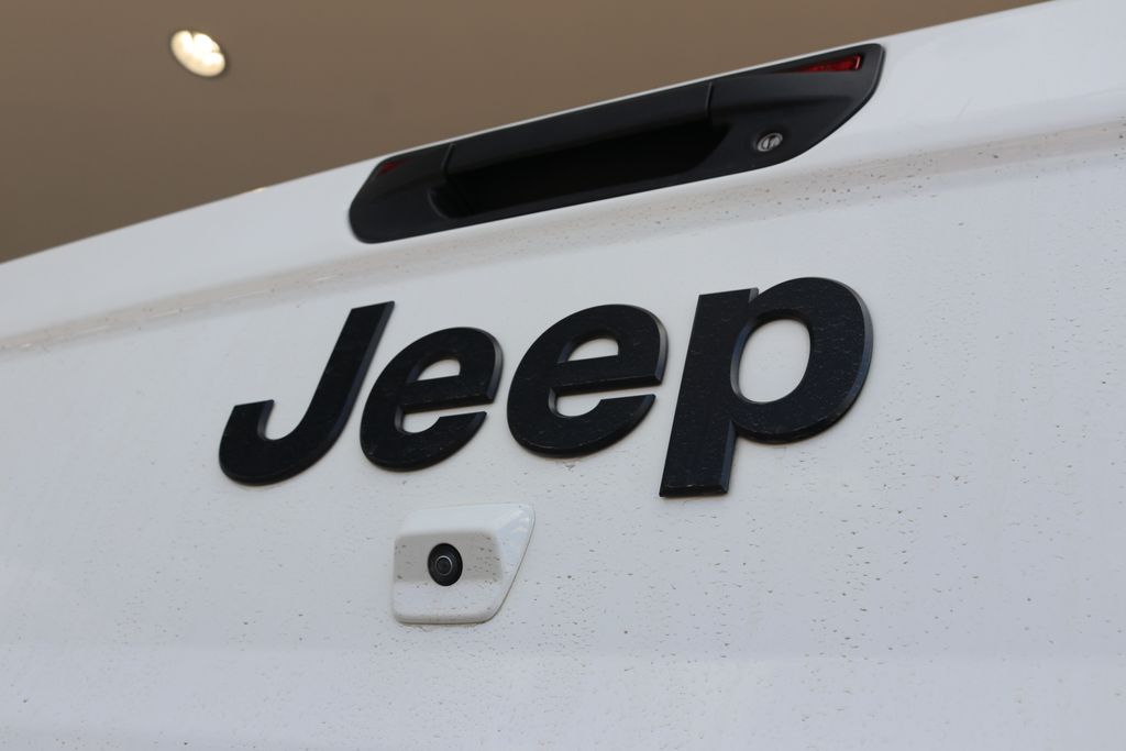 2023 Jeep Gladiator Sport photo