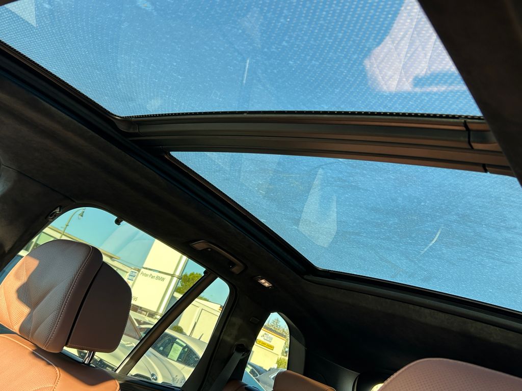 Thumbnail: 2026 BMW X5 - 16