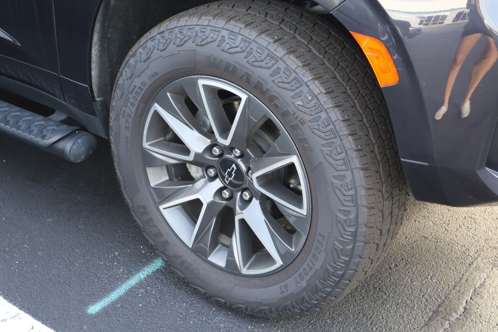 Thumbnail: 2024 Chevrolet Tahoe - 8