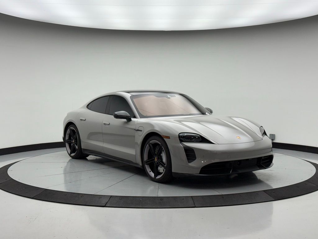 Thumbnail: 2022 Porsche Taycan - 9