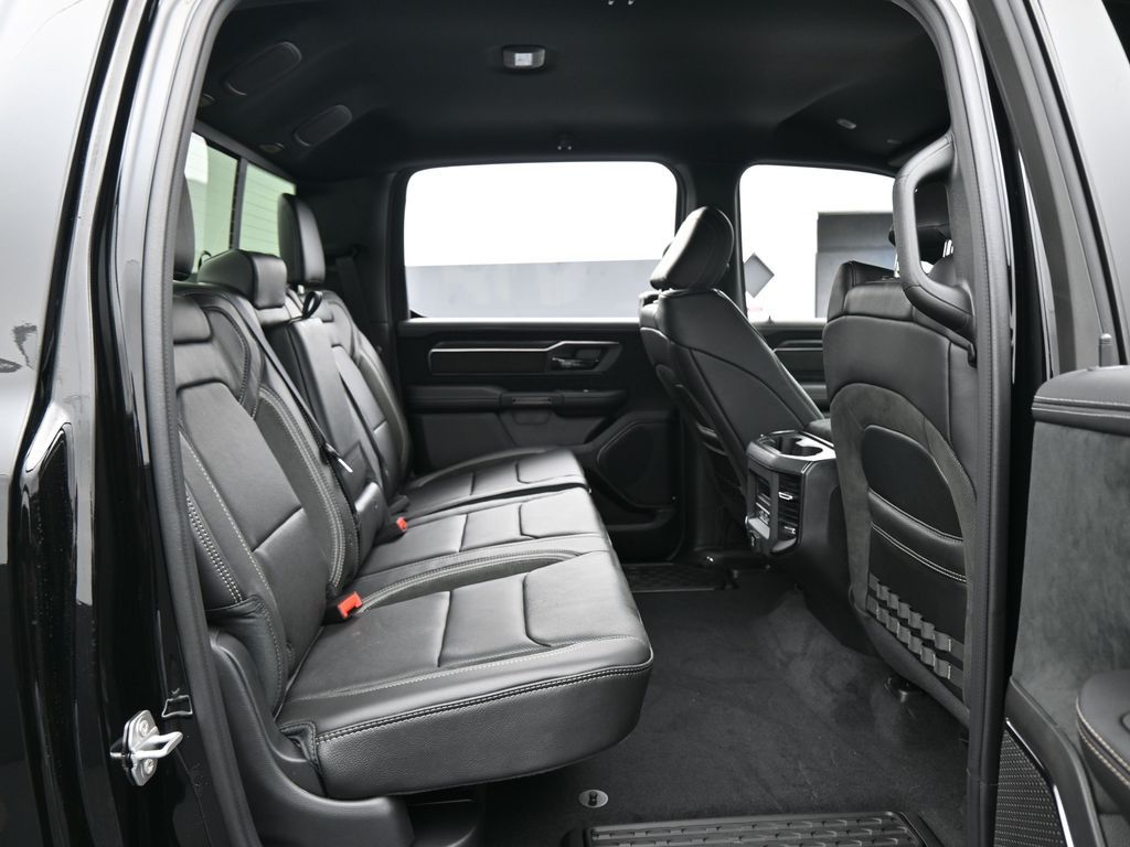 New 2026 Diamond Black Crystal Pearlcoat Ram RHO image 33