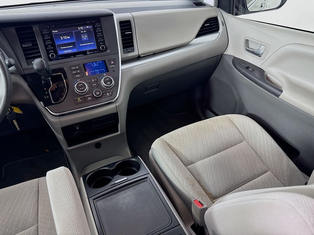 Used Car 2019 Toyota Sienna  Le For Sale Under $25,000 In Austin, Texas