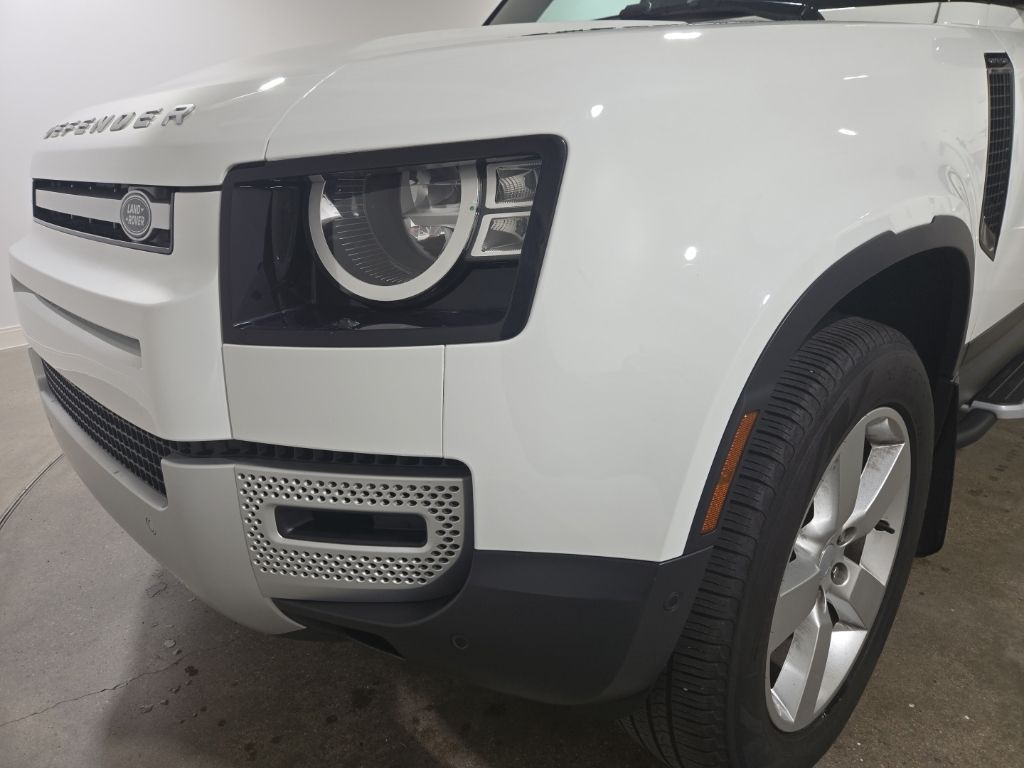 Used 2023  Land Rover S image 24