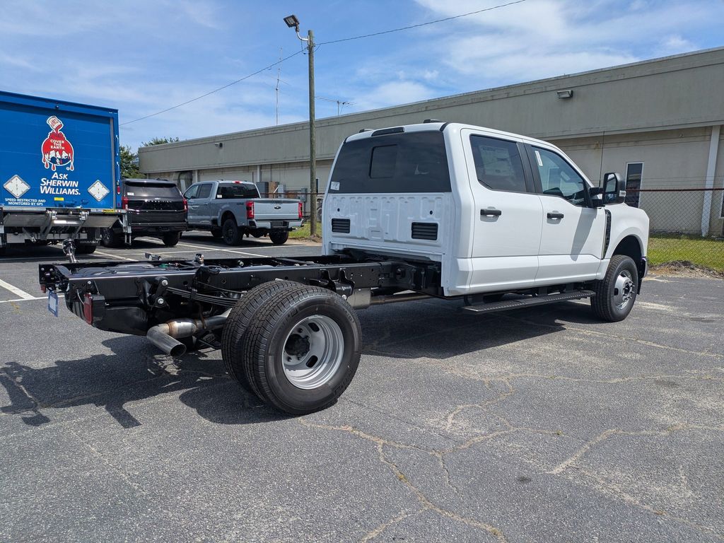 2026 Ford F-350 Chassis XL