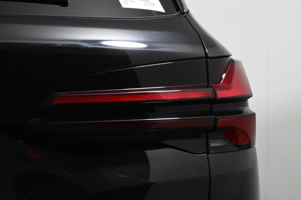 Thumbnail: 2026 BMW X5 - 13