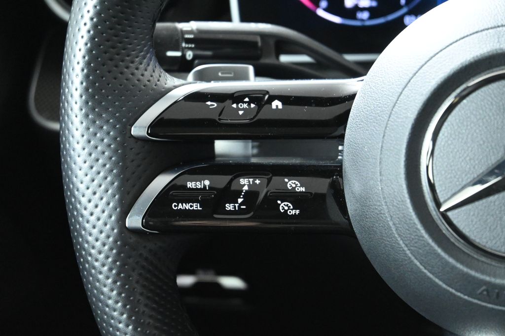 Thumbnail: 2025 Mercedes-Benz C-Class - 17