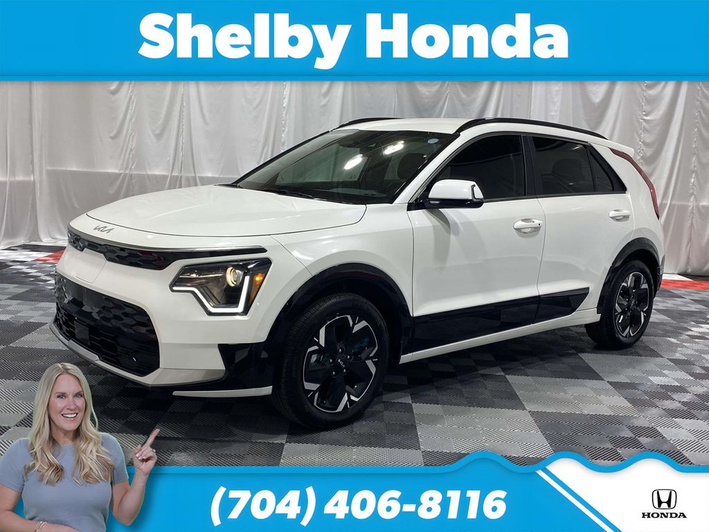 Snow White Pearl 2024 Kia Niro EV Wind FWD SUV / Crossover Front-Wheel Drive 1-Speed Automatic