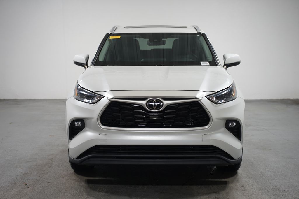 2022 Toyota Highlander XLE 2