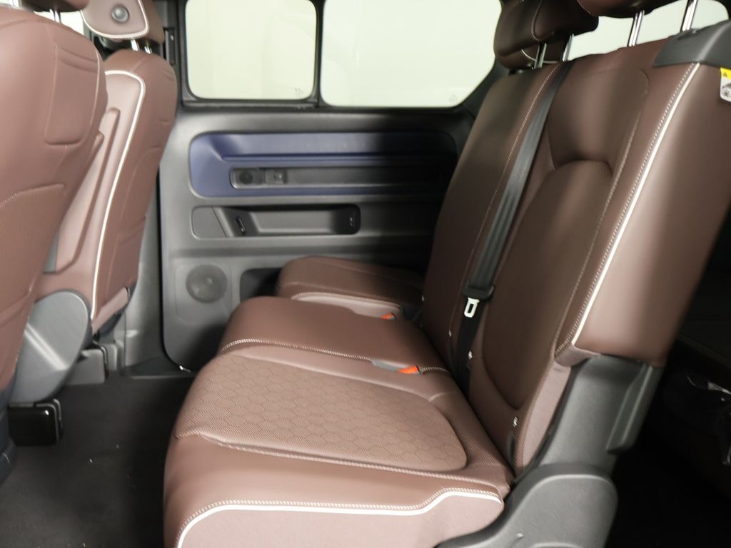2025 Volkswagen ID. Buzz Pro S - Photo 10