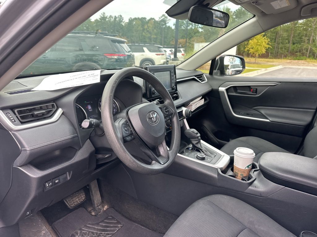 2019 Toyota RAV4 Hybrid LE 9