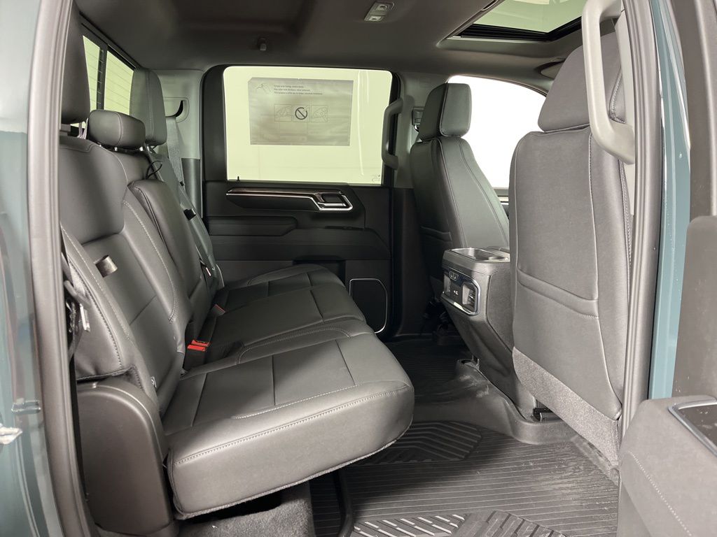 Thumbnail: 2026 Chevrolet Silverado 2500 - 16