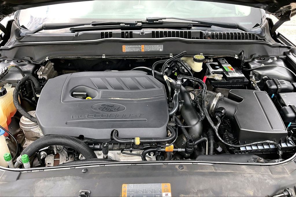 Used 2017 Ford Fusion SE 4D Sedan