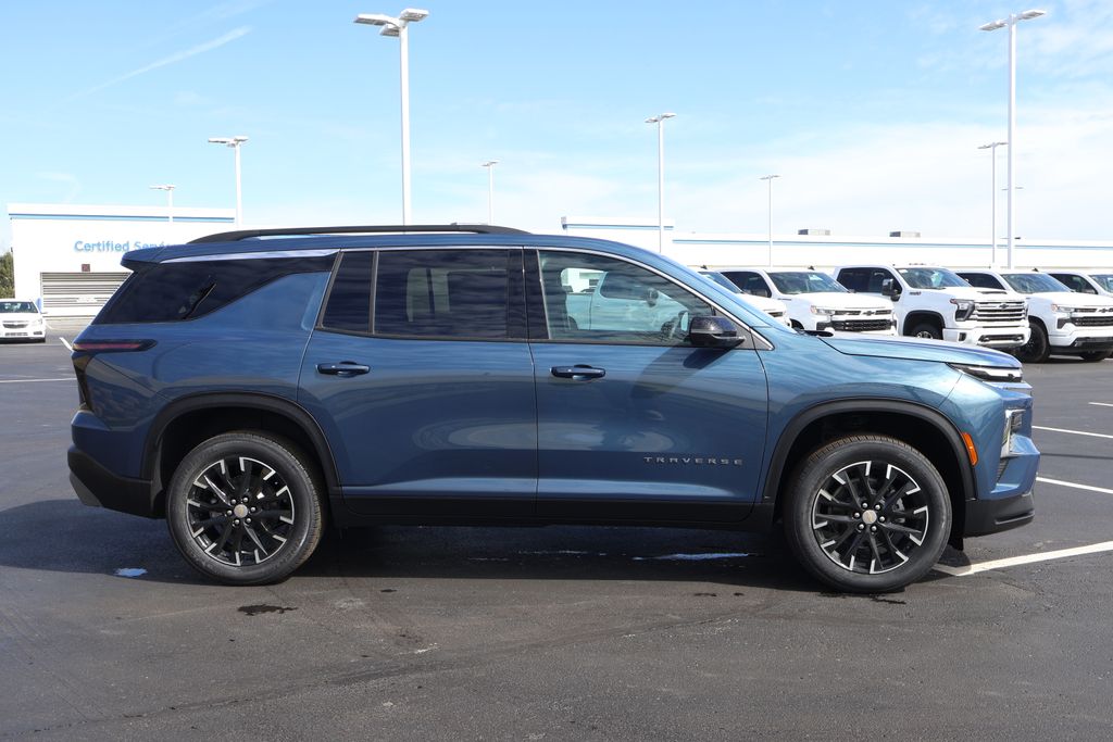 Thumbnail: 2026 Chevrolet Traverse - 8